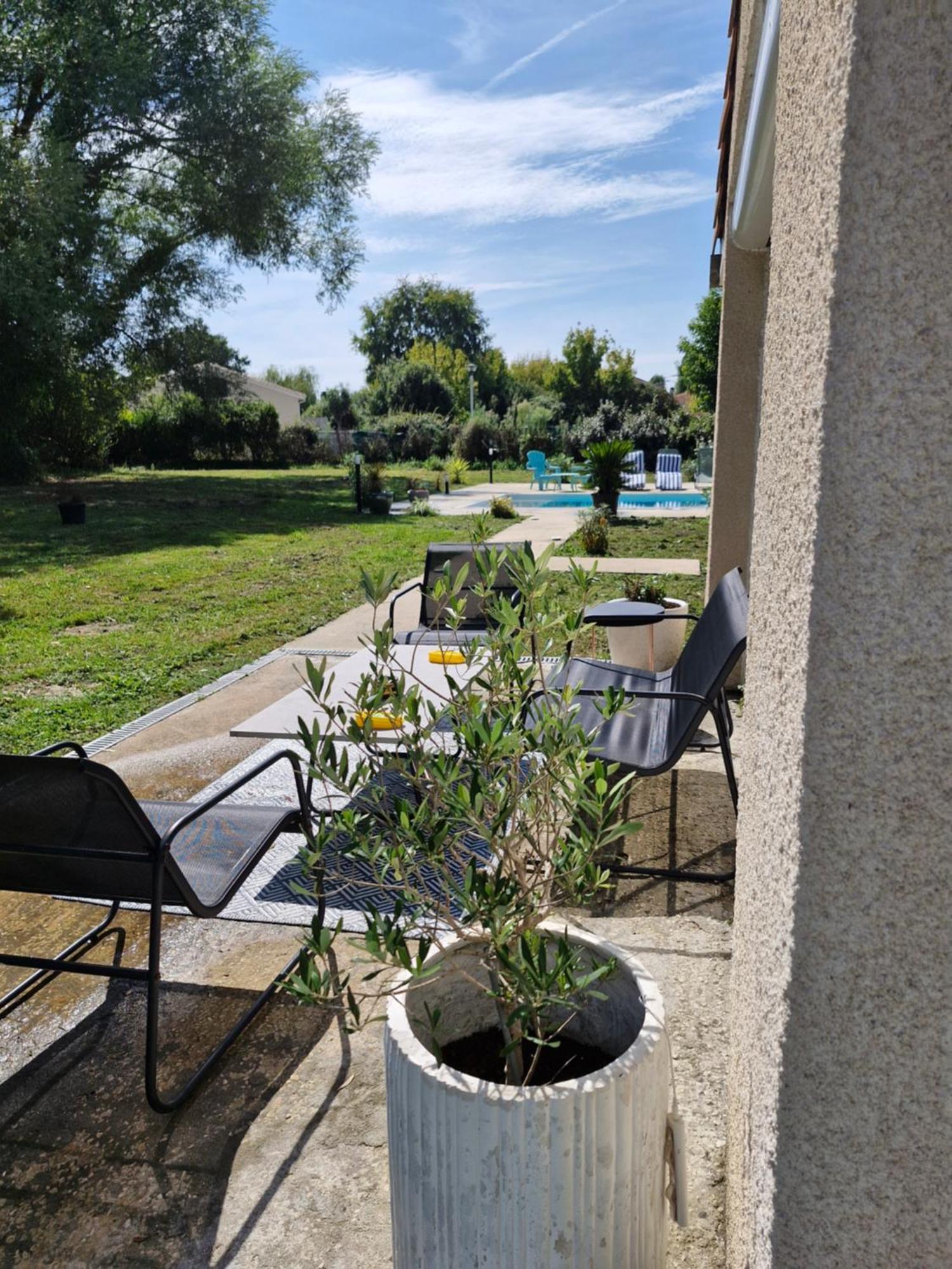 Demeure En Pierre Avec Piscine Privee Vila Etauliers Exterior foto